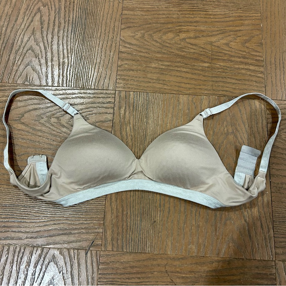 32C Warner's Tan Wireless Bra Smooth Adjustable Straps